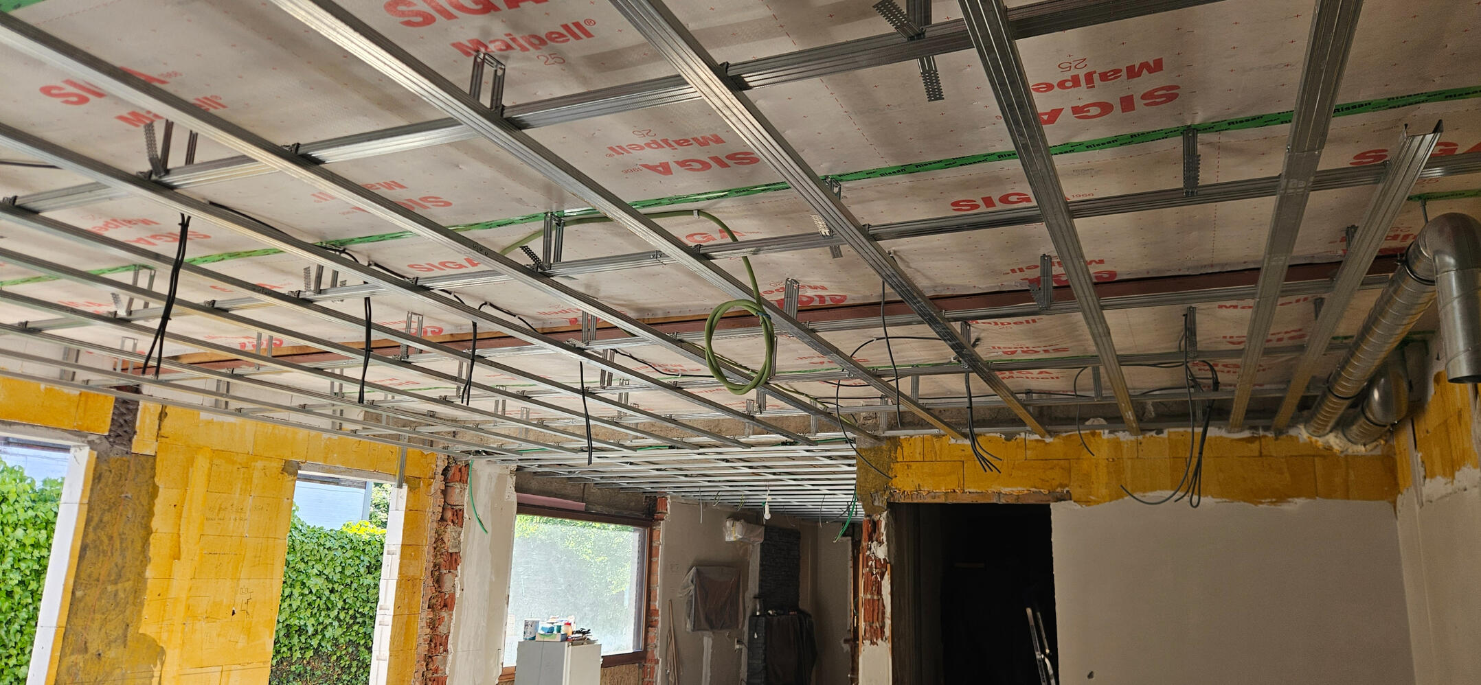 Metalen constructie (skelet) voor het verlaagd plafond Verlaagd plafond gyproc constructie Mariakerke Gent